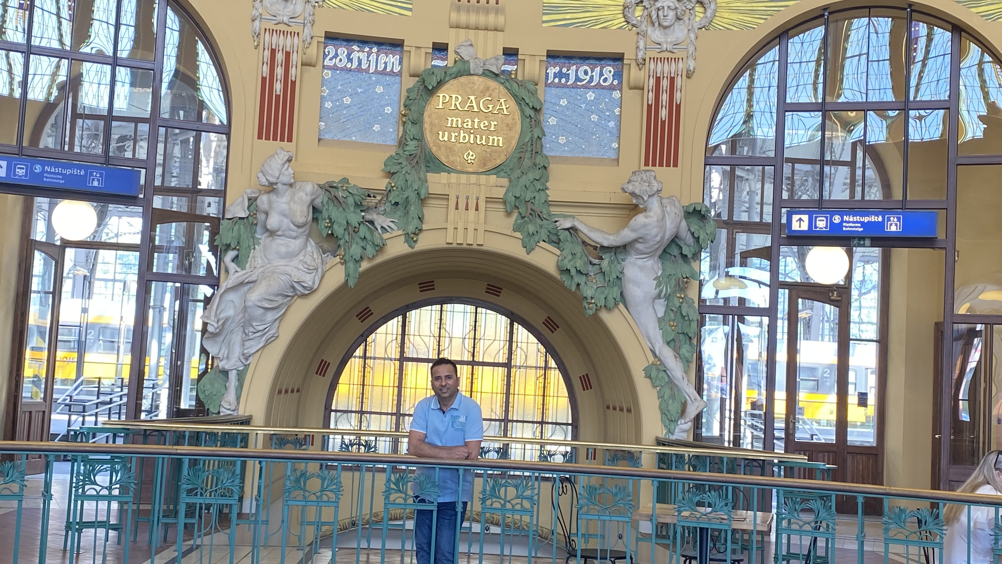 متجر رحلات السفر